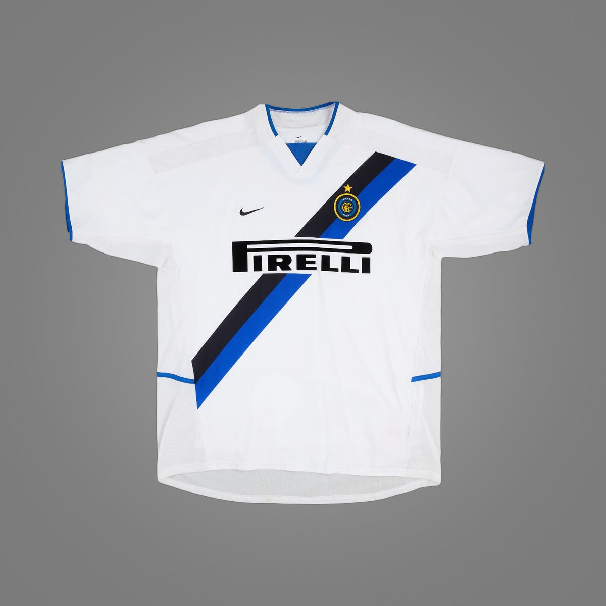 Maillot rétro Inter Milan Extérieur 2002/03 - face avant