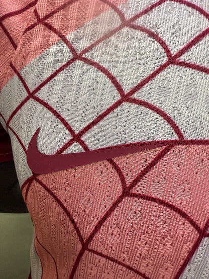 Maillot FC Barcelone x Spider-Man Rose 26/27 - détail 2