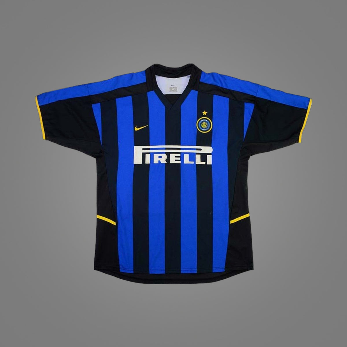 Maillot rétro Inter Milan Domicile 2002/03 - face avant