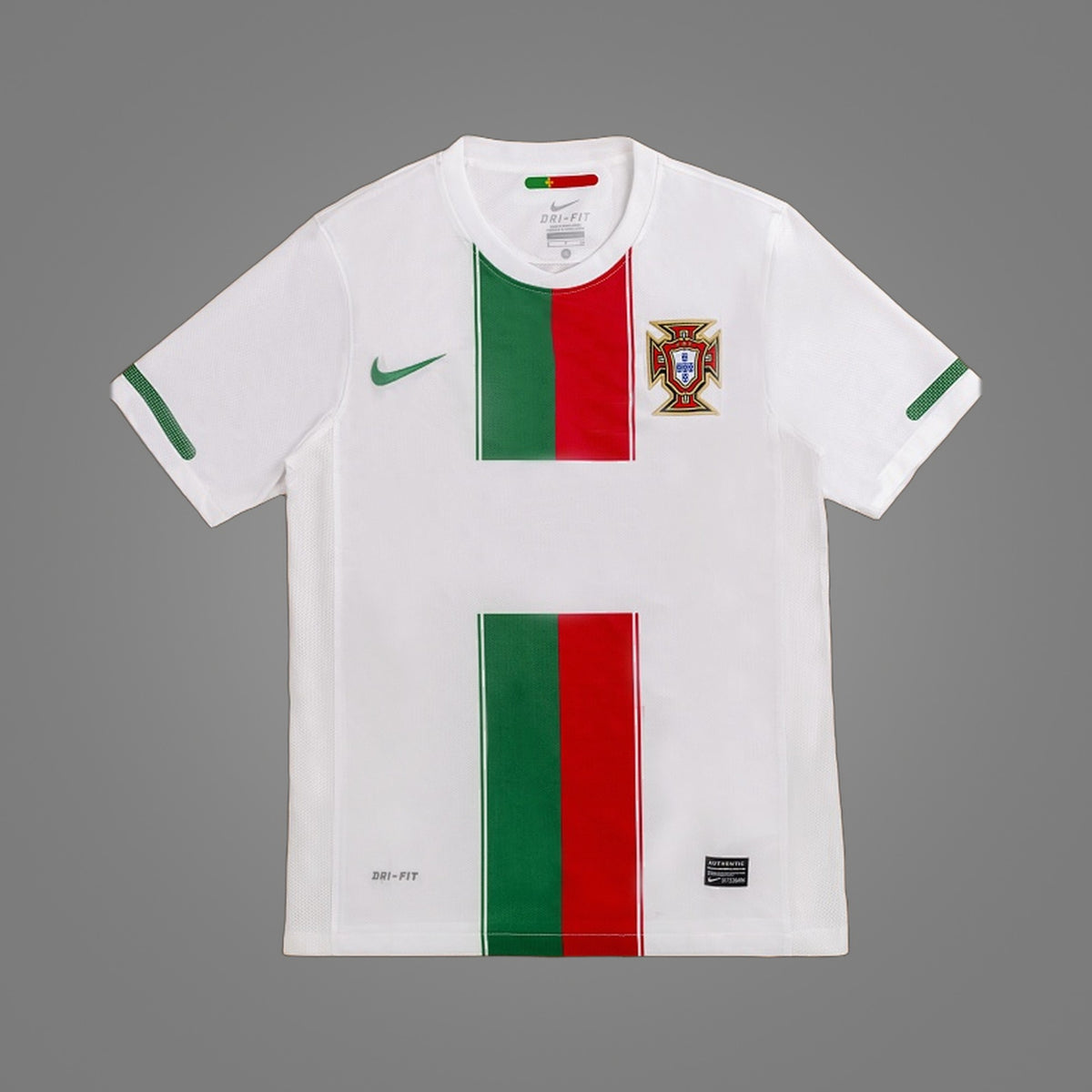 Maillot rétro Portugal Extérieur 2010 - face avant