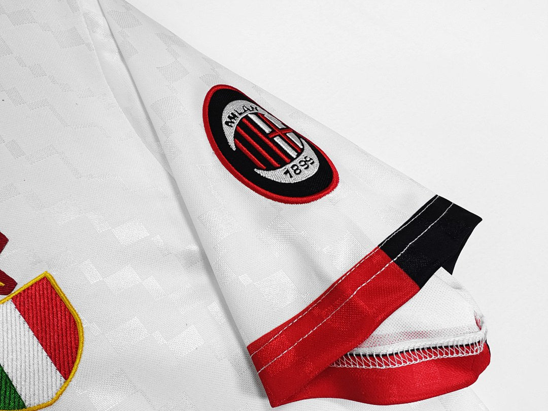 Maillot rétro AC Milan Extérieur 1996/97 - détail 1