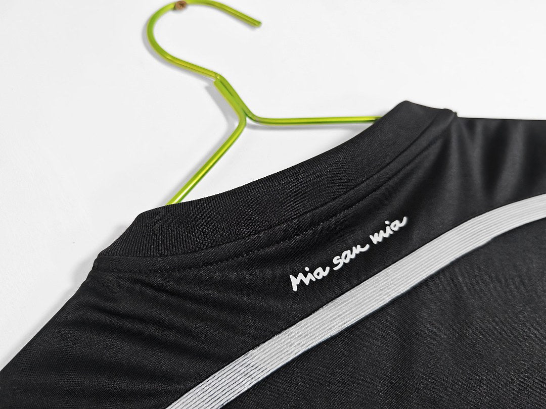 Maillot rétro Bayern Munich Extérieur 2014/15 - détail 1