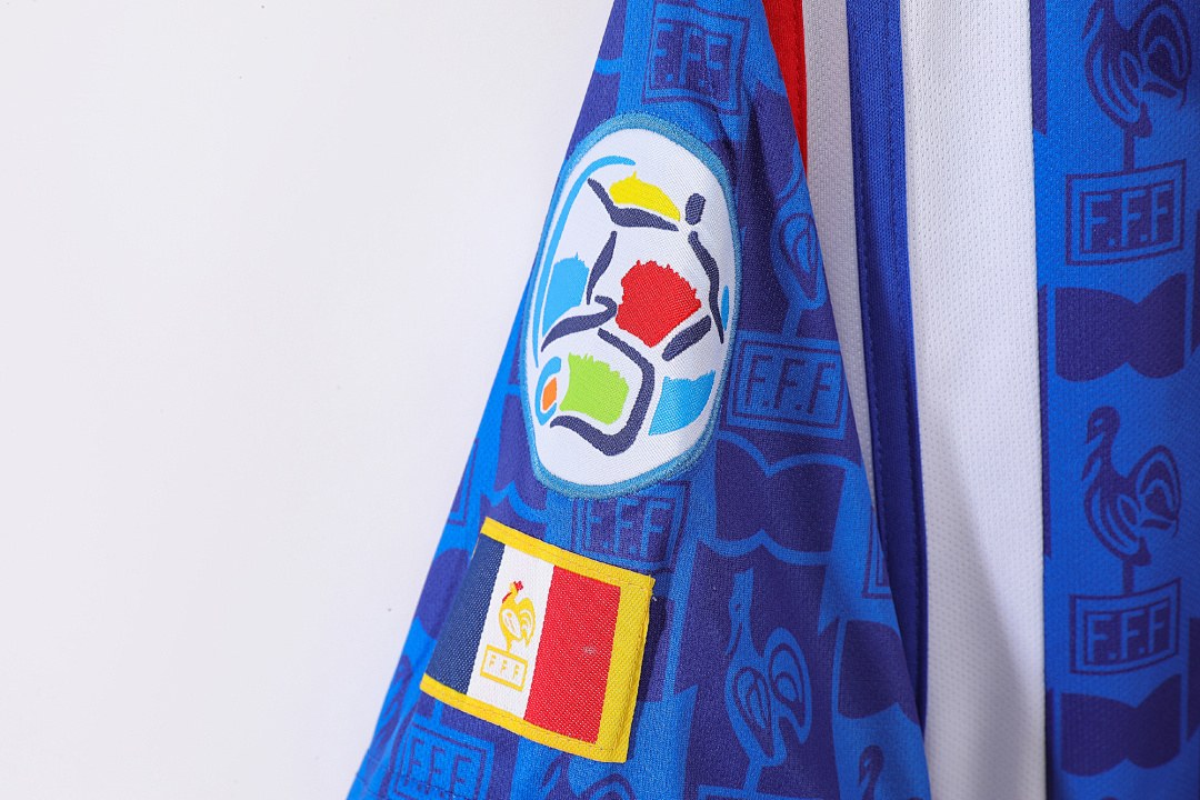 Maillot rétro France Domicile 1996 - détail 2