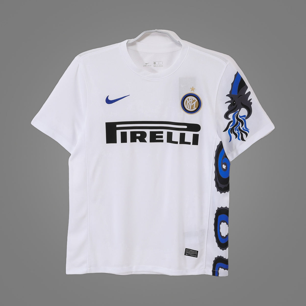 Maillot rétro Inter Milan Extérieur 2010/11 - face avant