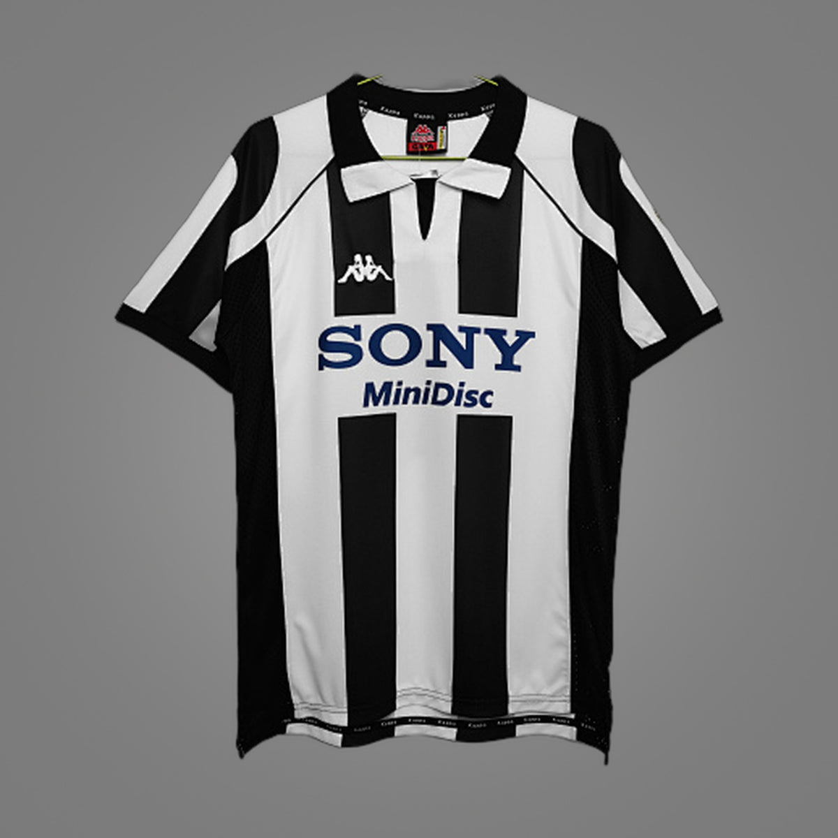 Maillot rétro Juventus Domicile 1997/98 - face avant