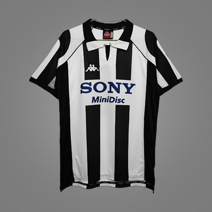 Maillot rétro Juventus Domicile 1997/98 - face avant