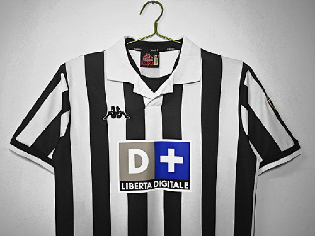 Maillot rétro Juventus Domicile 1998/99 - détail 3