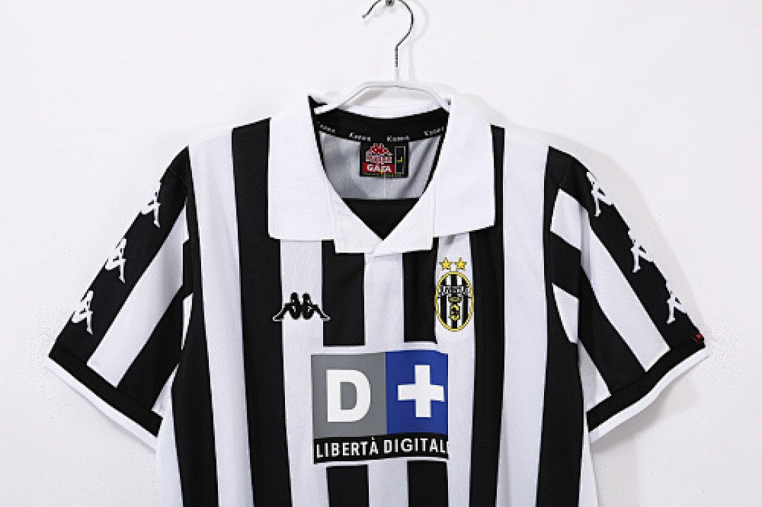 Maillot rétro Juventus Domicile 1999/00 - détail 2