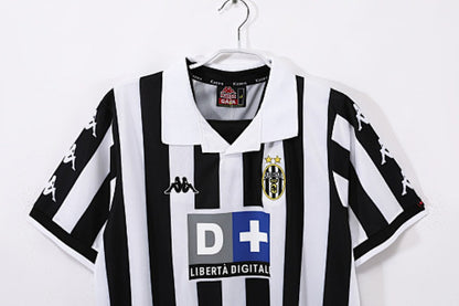 Maillot rétro Juventus Domicile 1999/00 - détail 2