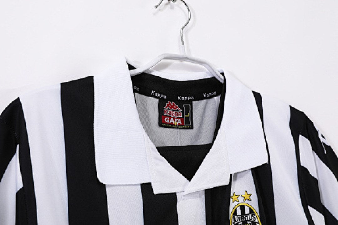 Maillot rétro Juventus Domicile 1999/00 - détail 3