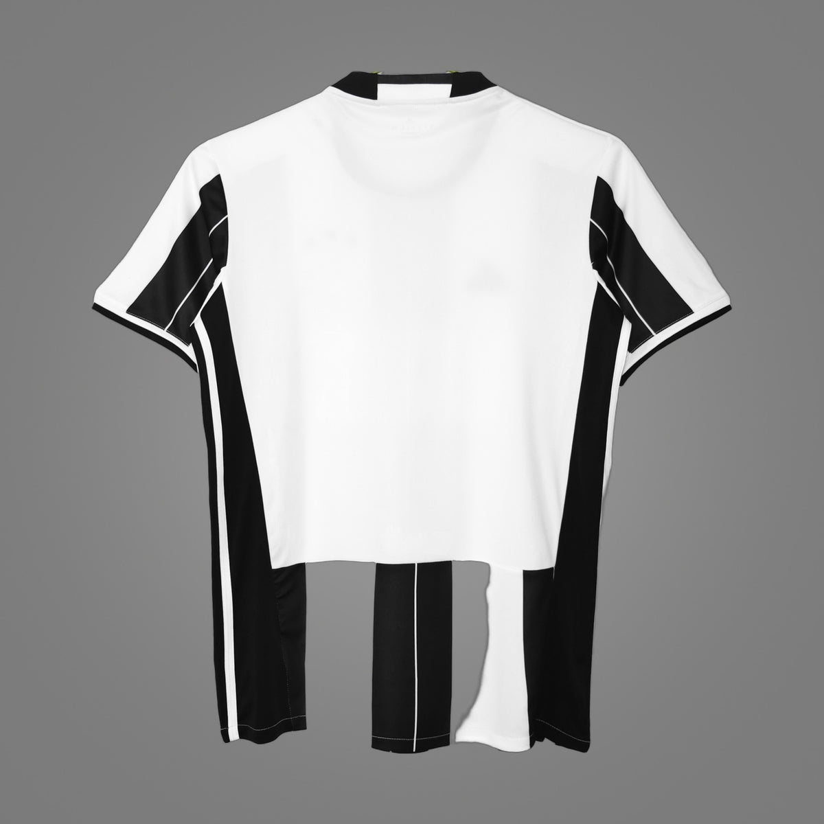 Maillot rétro Juventus Domicile 2016/17 - face avant