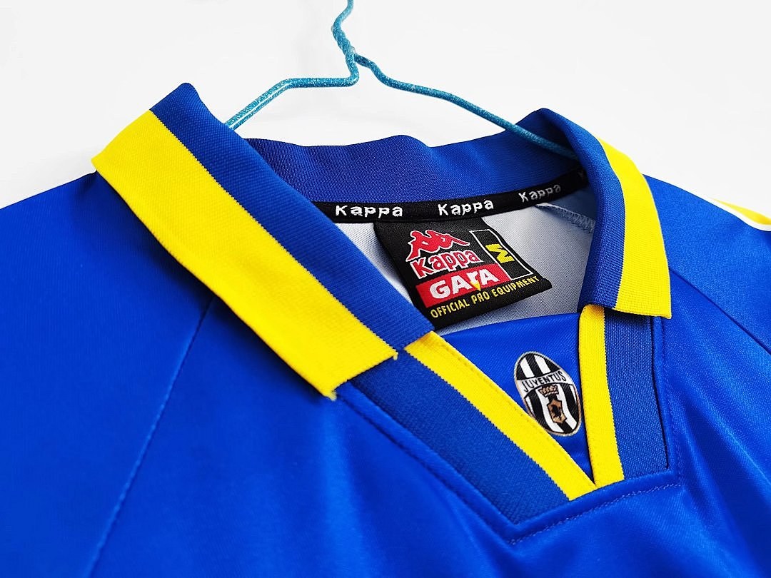 Maillot rétro Juventus Extérieur 1995/96 - détail 3