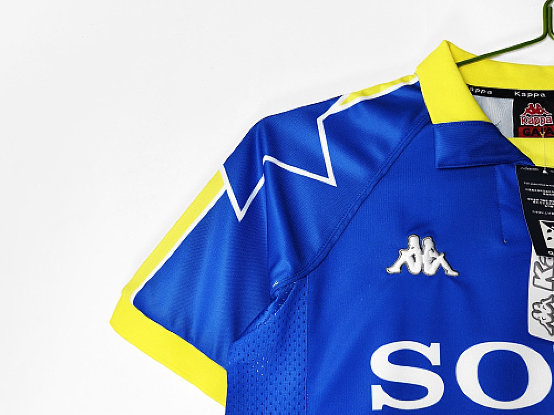 Maillot rétro Juventus Extérieur 1997/98 - détail 1