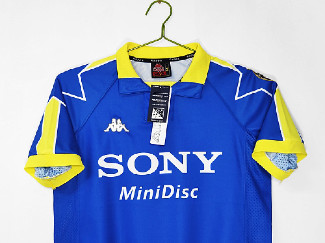 Maillot rétro Juventus Extérieur 1997/98 - détail 2