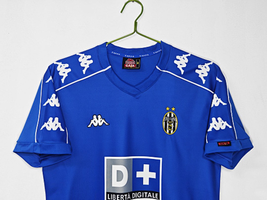 Maillot rétro Juventus Extérieur 1999/00 - détail 1