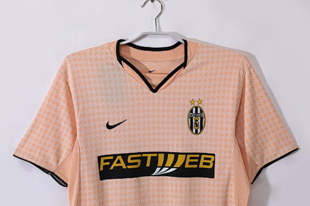Maillot rétro Juventus Third 2003/04 - détail 2