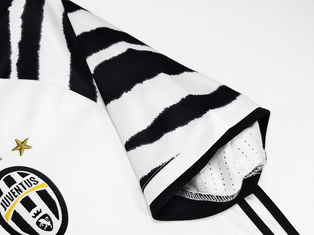 Maillot rétro Juventus Third blanc 2016/17 - détail 1