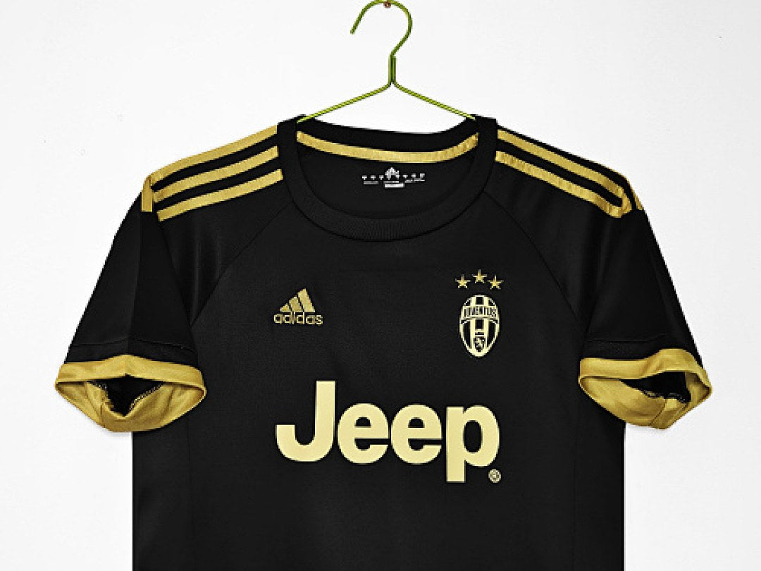 Maillot rétro Juventus Third noir 2015/16 - détail 2