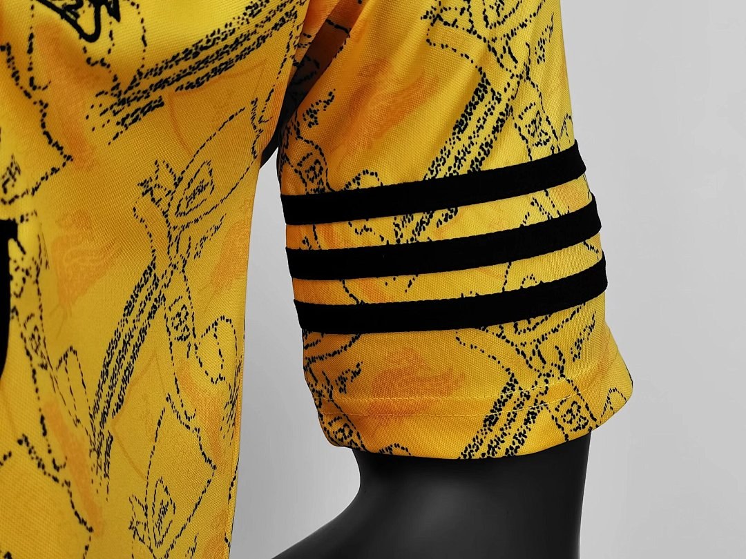 Maillot rétro Liverpool Third jaune 1994/96 - détail 2