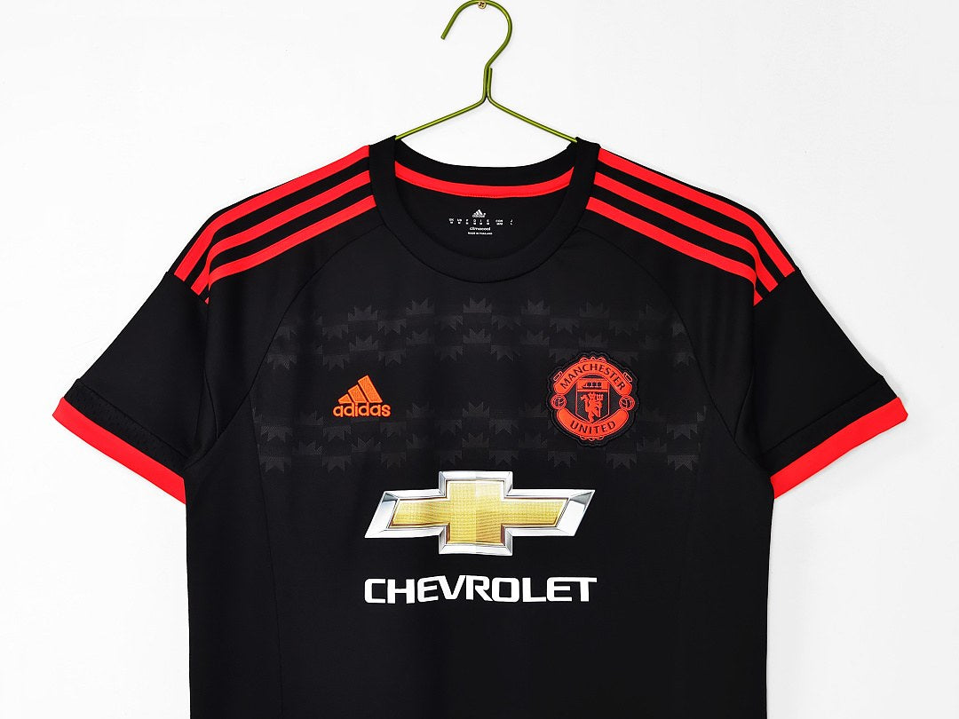 Maillot rétro Manchester United Third noir 2015/16 - détail 3