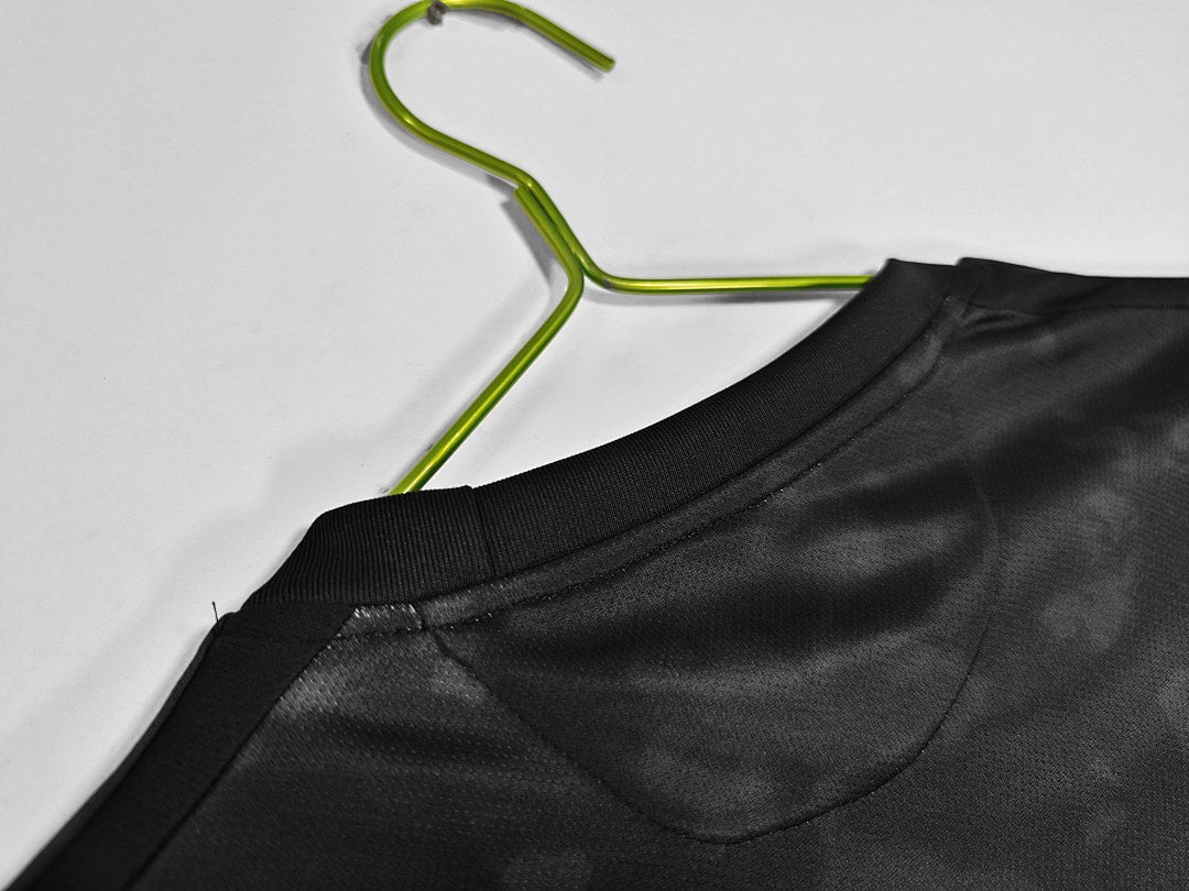 Maillot rétro Manchester United Third noir 2019/20 - détail 3