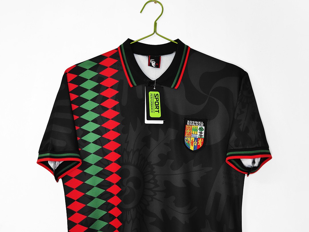 Maillot rétro Pays basque Extérieur 1994 - détail 1