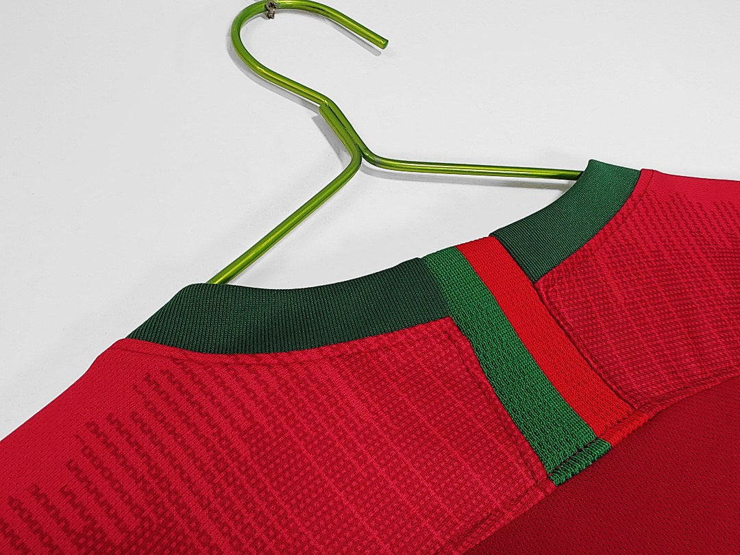 Maillot rétro Portugal Domicile 2018 - détail 1