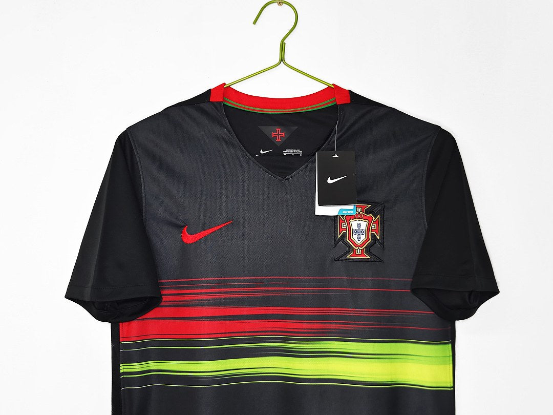Maillot rétro Portugal Extérieur 2015 - détail 2
