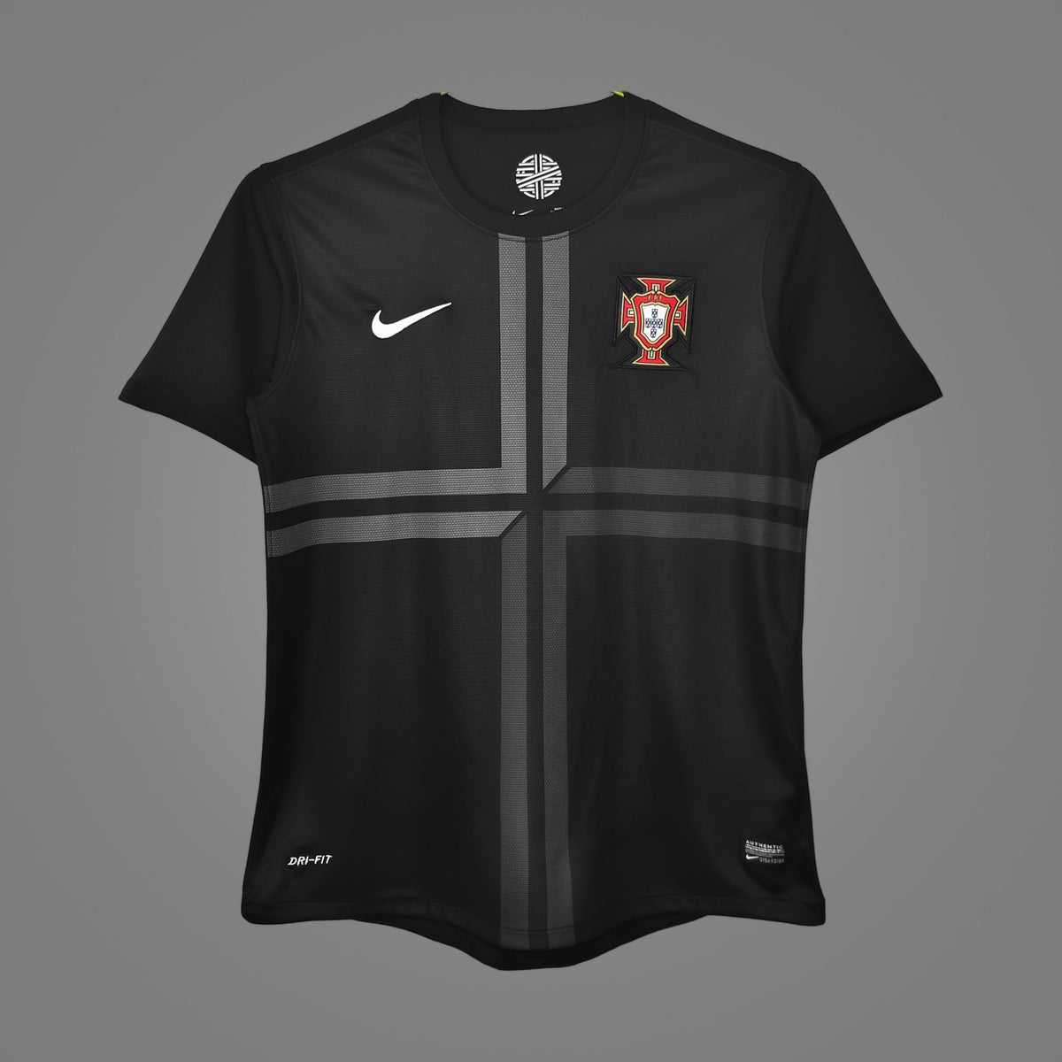 Maillot rétro Portugal Third noir 2012/13 - face avant