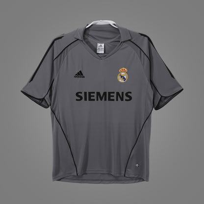 Maillot rétro Real Madrid Third gris 2005/06 - face avant
