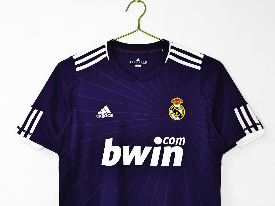 Maillot rétro Real Madrid Third violet 2010/11 - détail 3